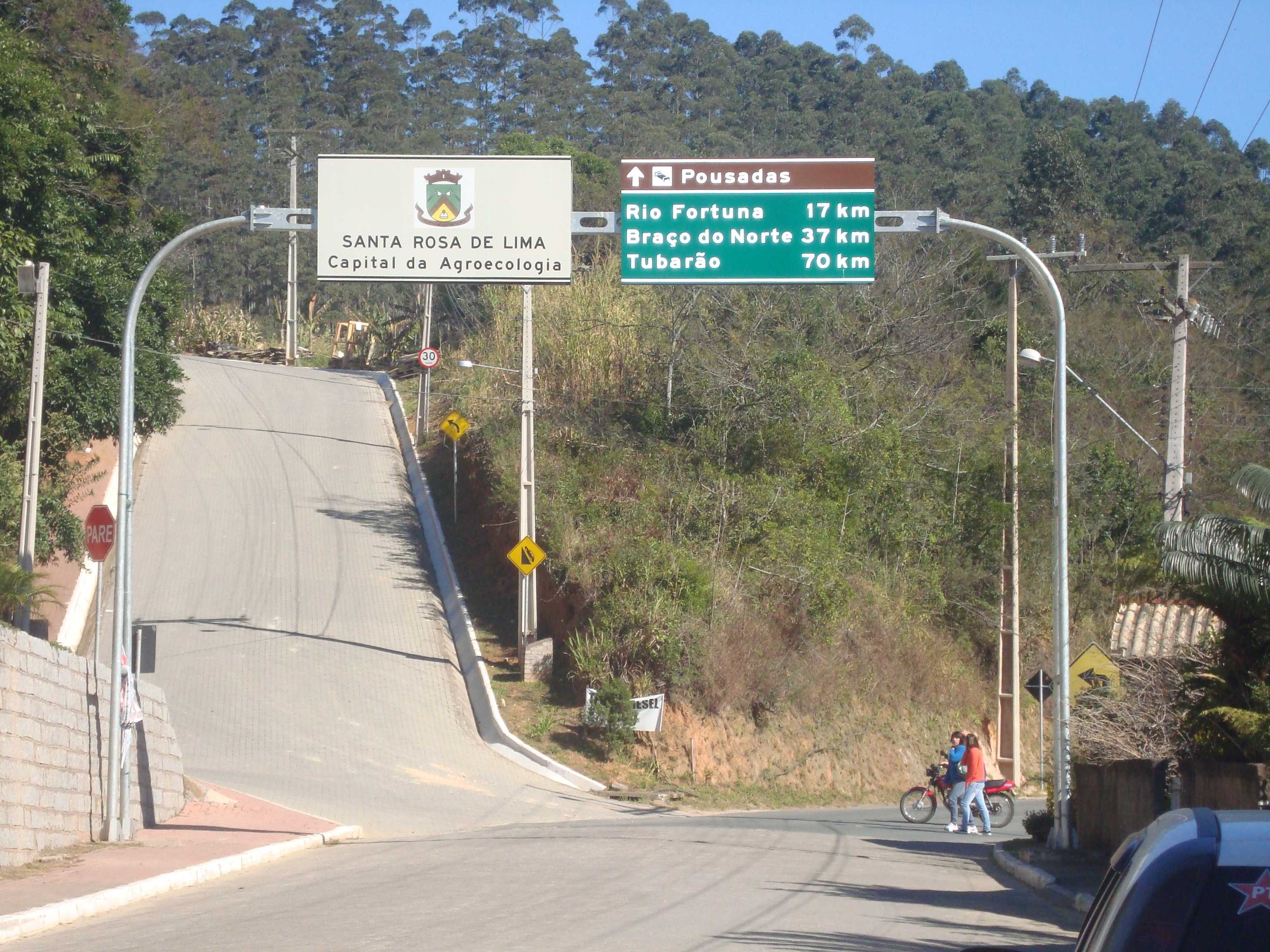 Próximos destinos Rio Fortuna e Braço do Norte, agora tudo asfalto...