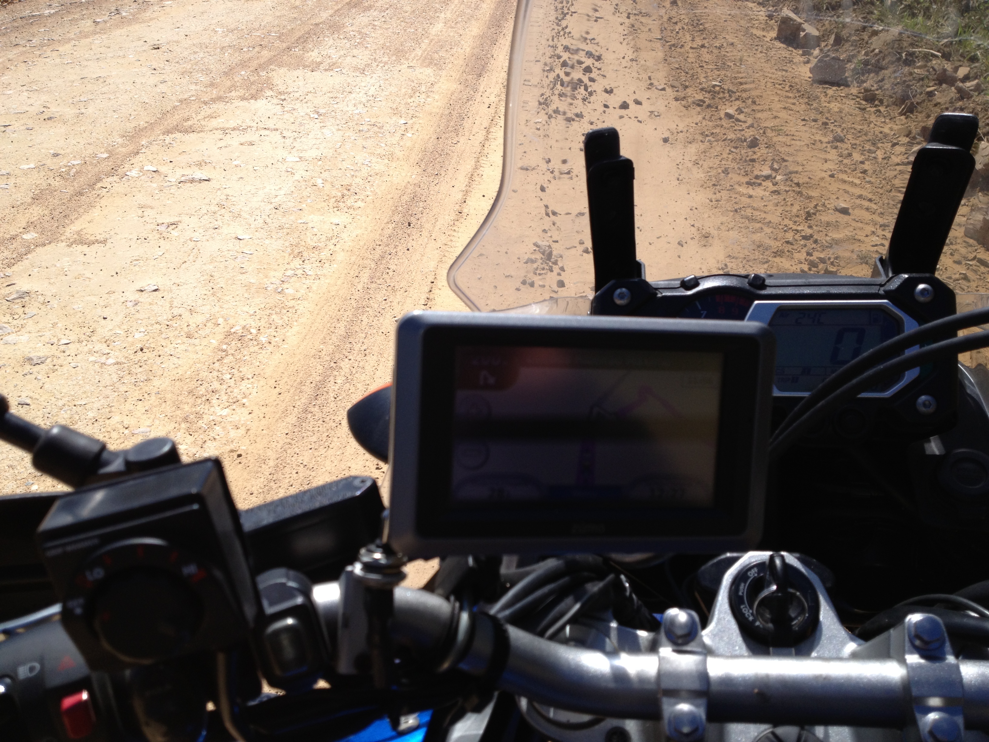 O GPS e a estrada nÃ£o roteavel