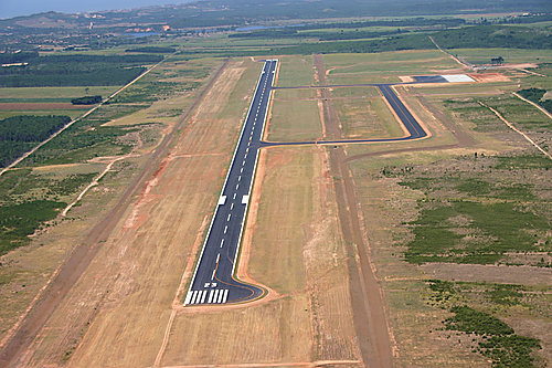 Aeroporto de Jaguaruna (SC) em fase de construção  - imagem abril de 2011 http://aeroportodenavegantes.blogspot.com.br  