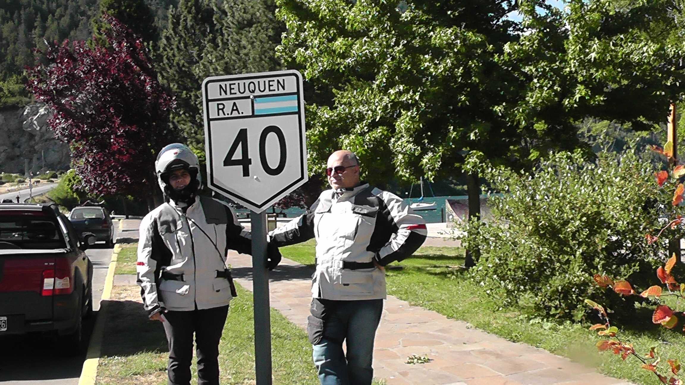 A famosa RUTA 40 passa em San Martin de Los Andes
