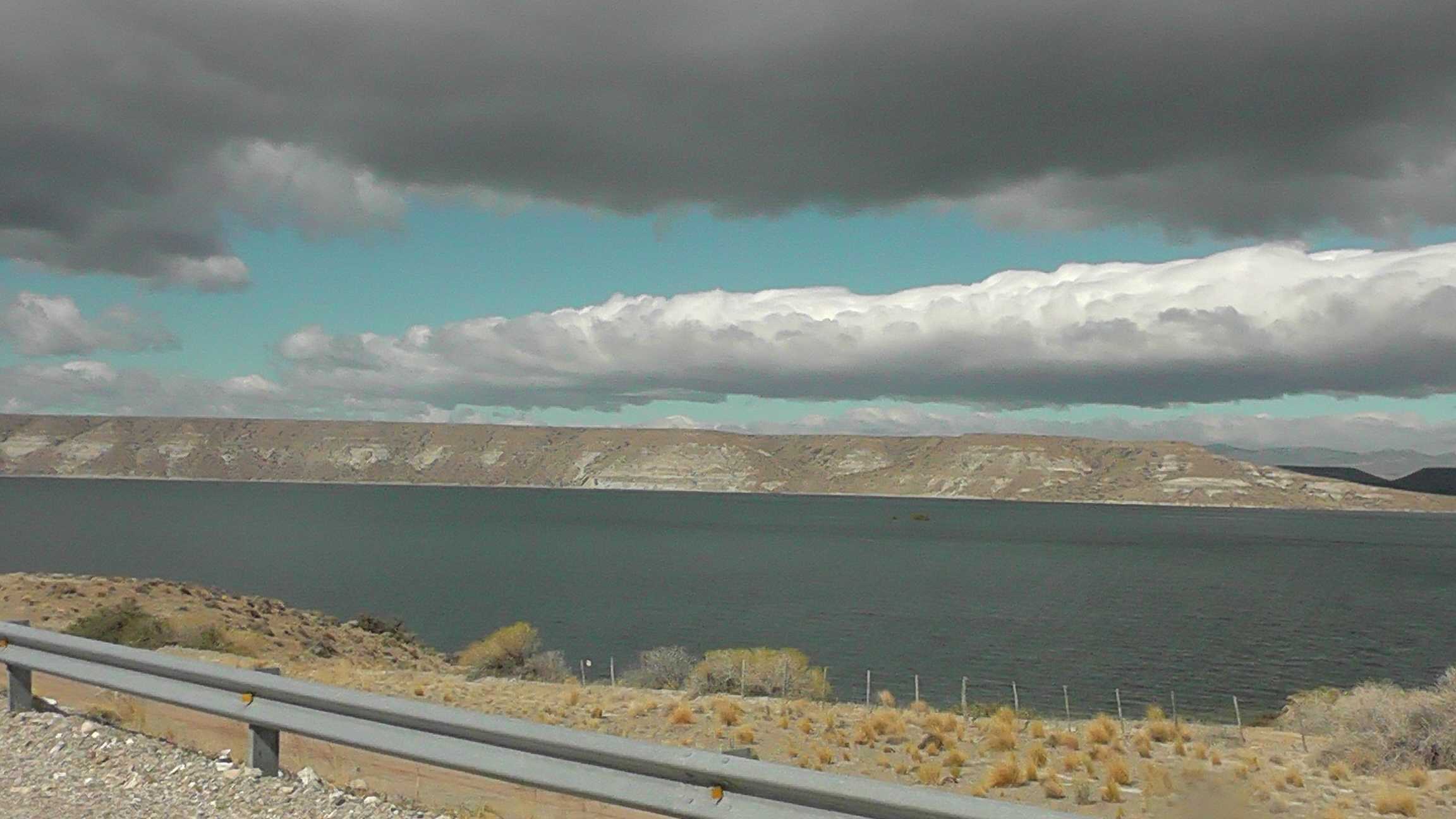 Lago no caminho para Bariloche