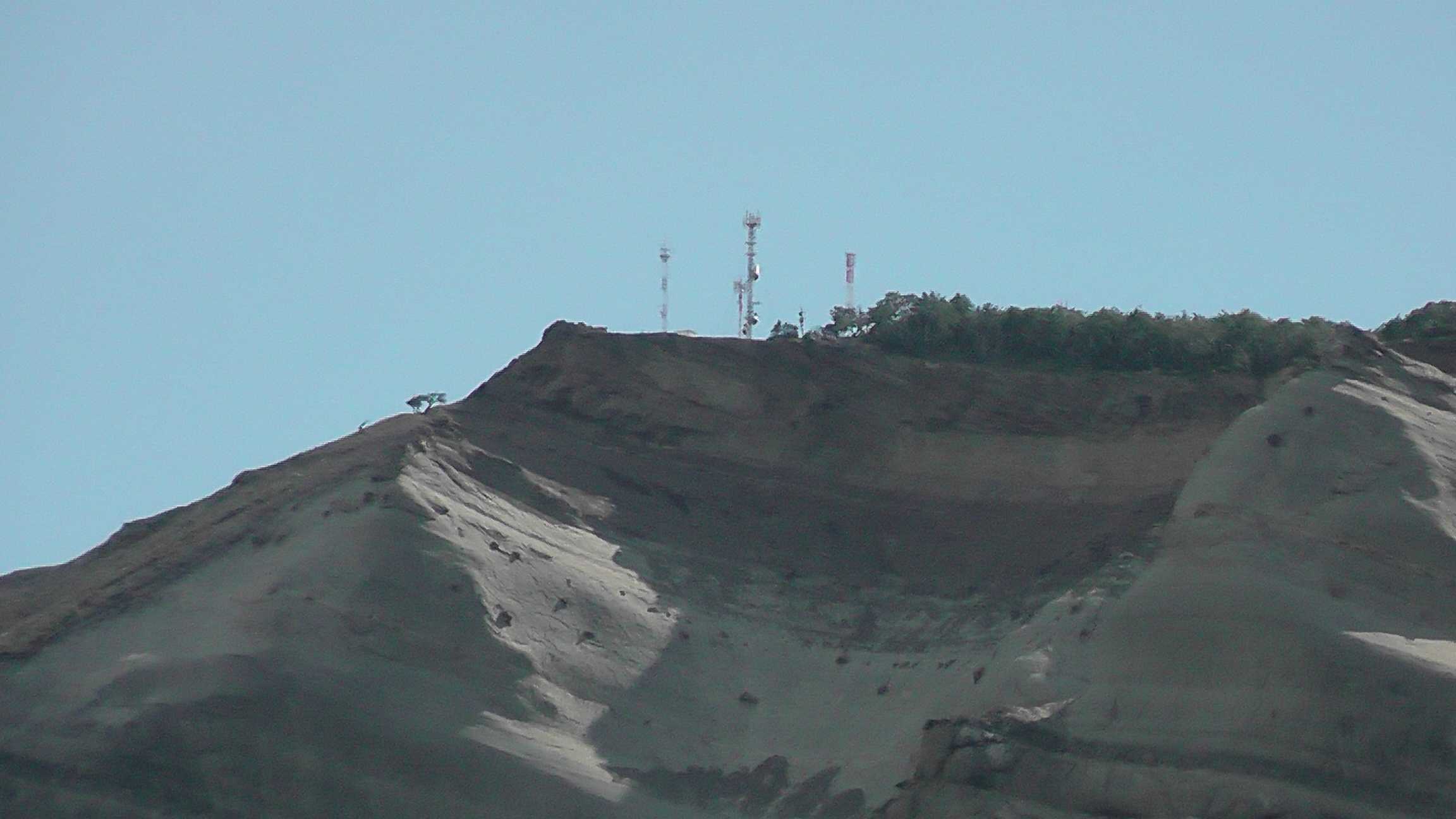 Morro trabalhado pela ação do vento - III