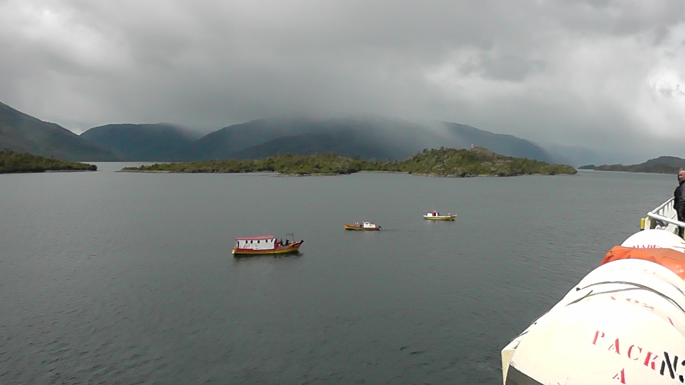Embarque e desembarque em Puerto Eden III