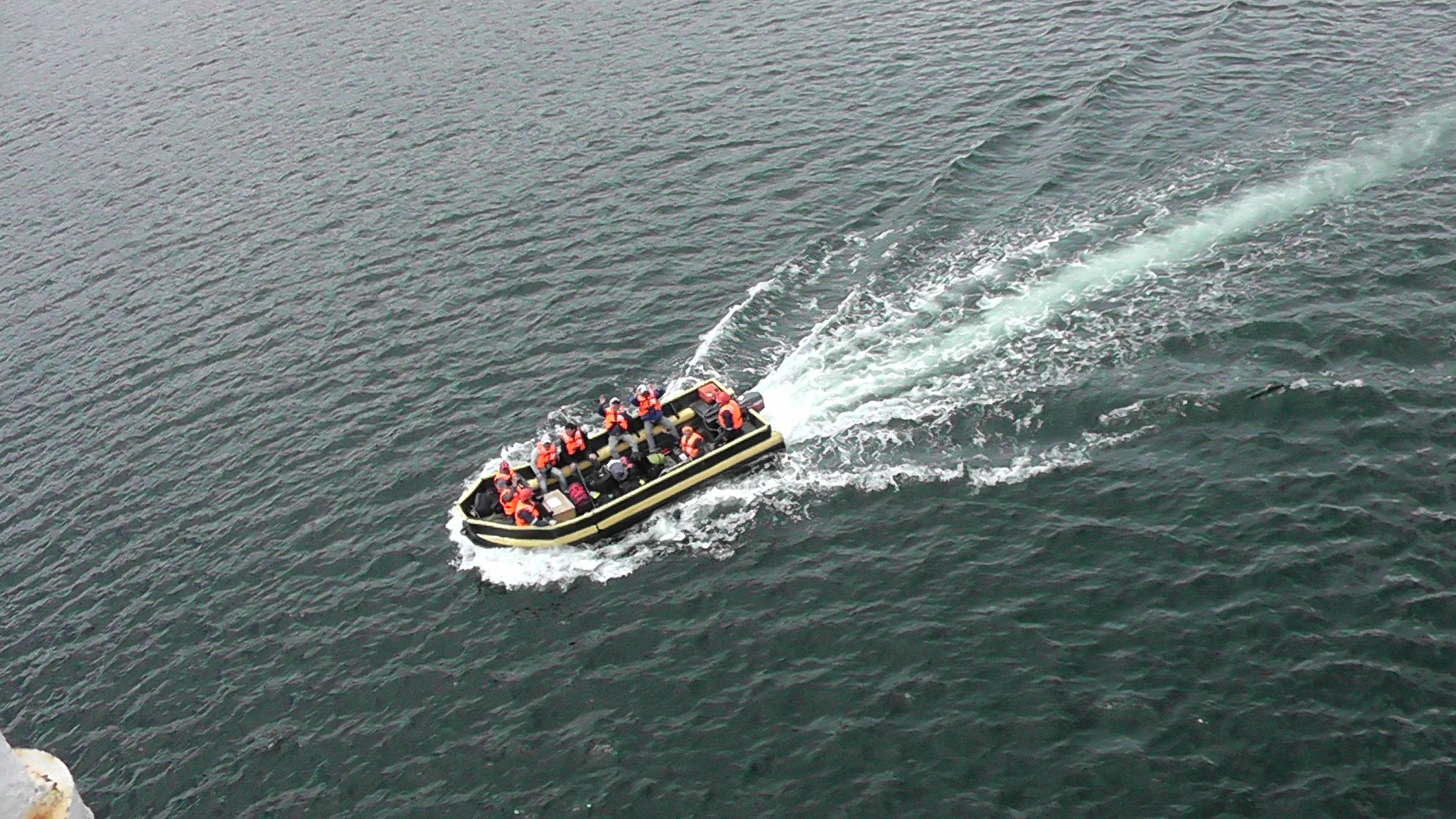 Embarque e desembarque em Puerto Eden IV