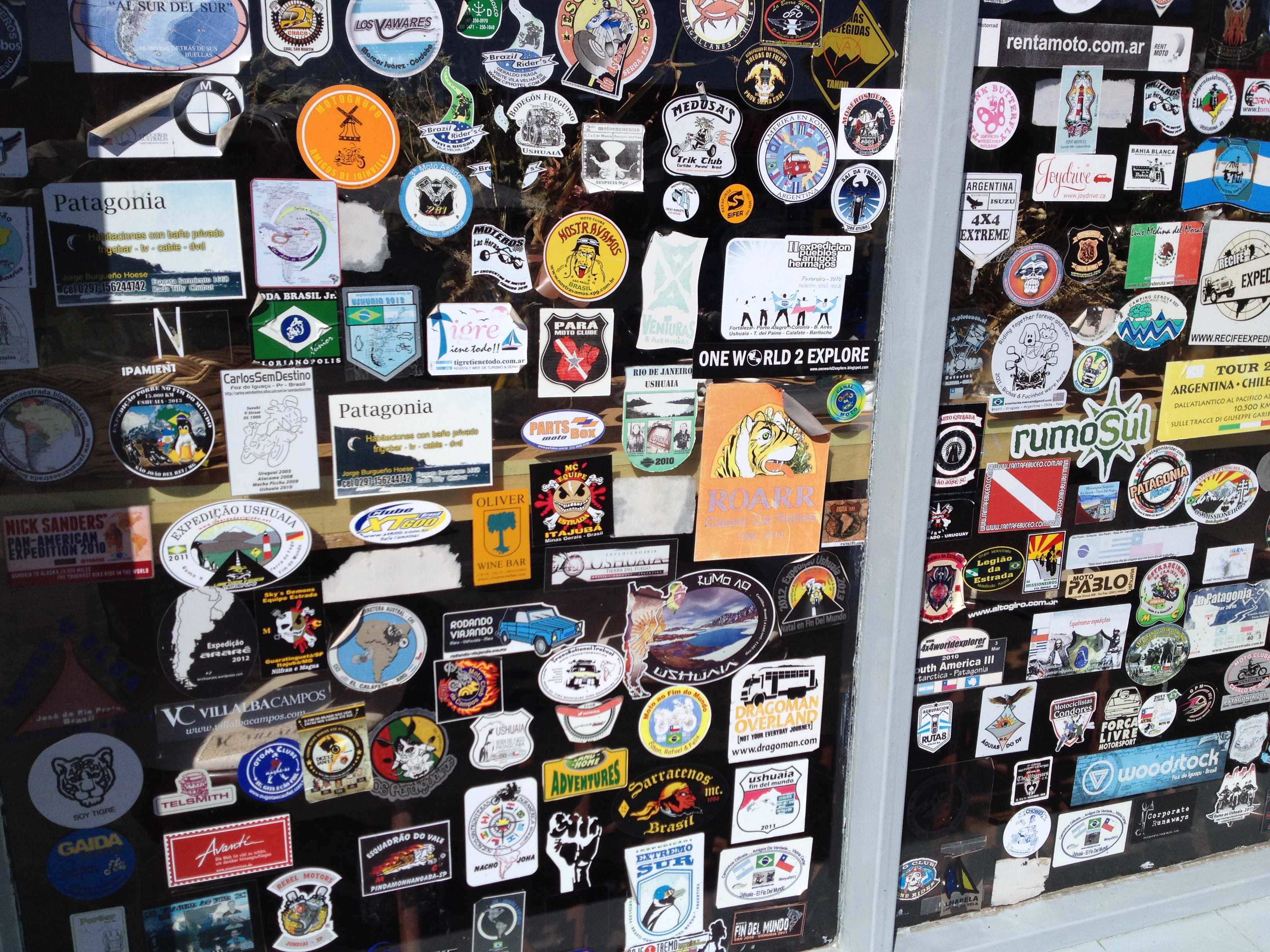 Procurando seu adesivo IV