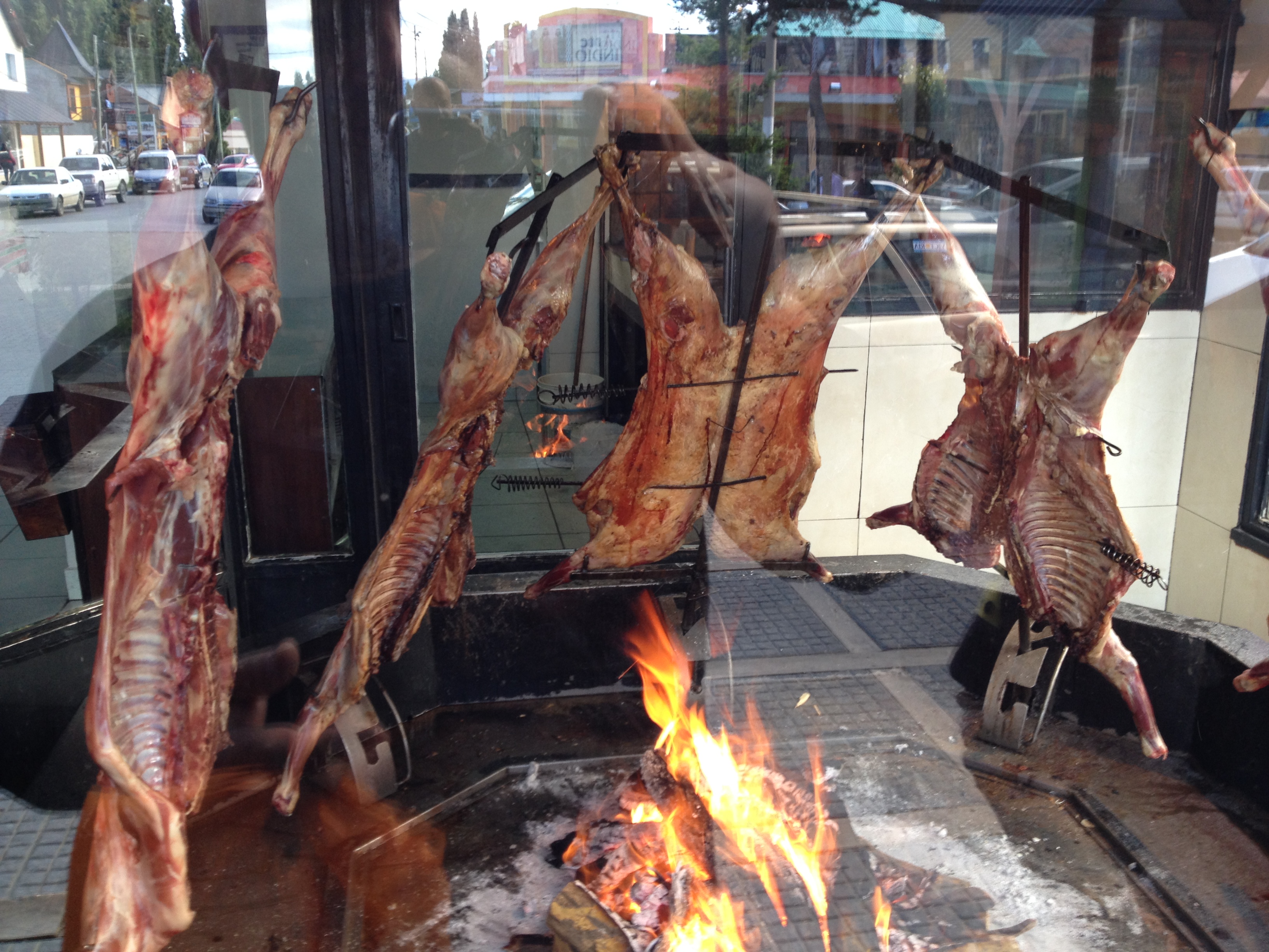 Assando um cordeiro patagonico