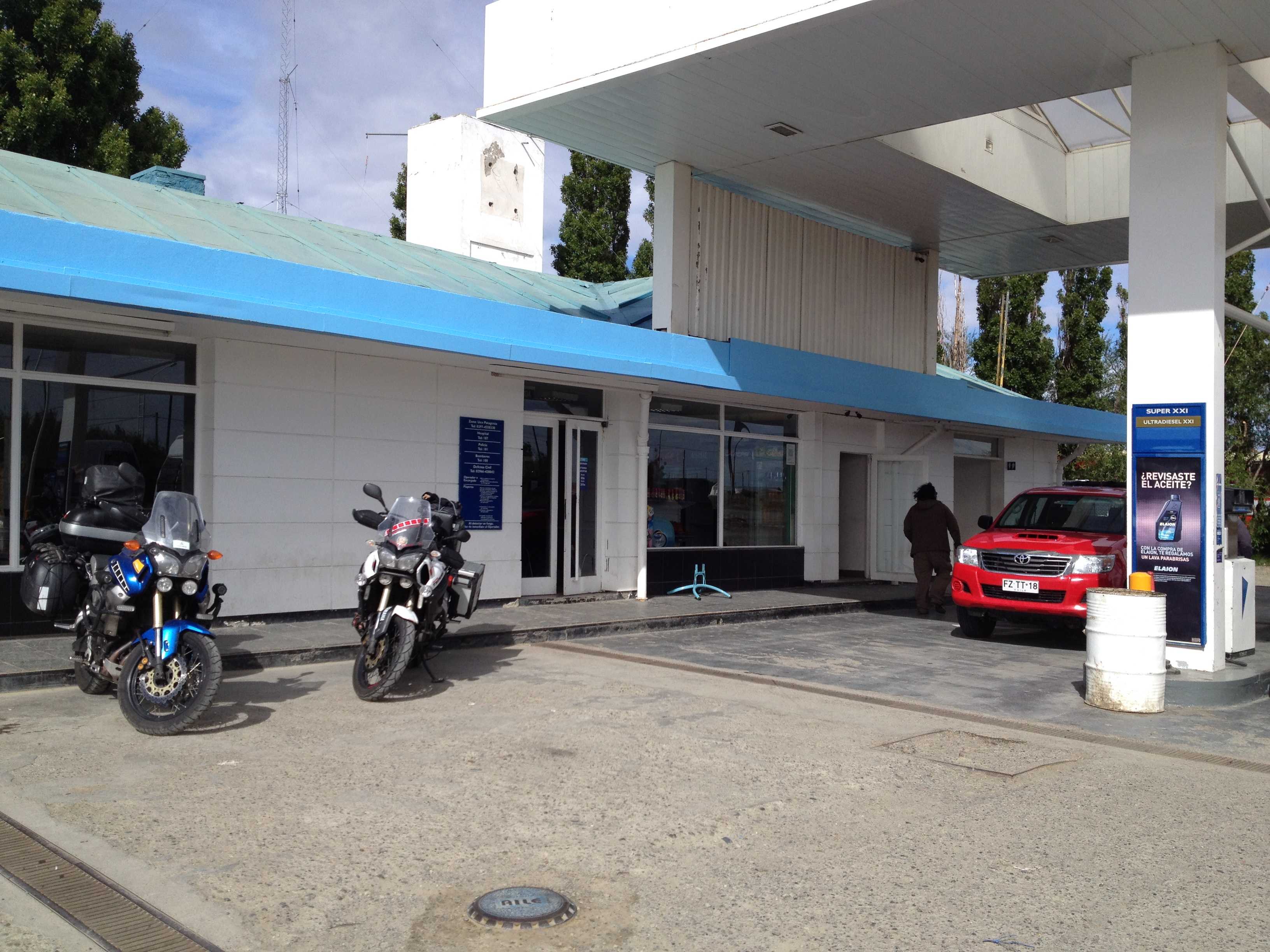 O único posto que serve de rodoviaria, restaurante e o que for preciso...