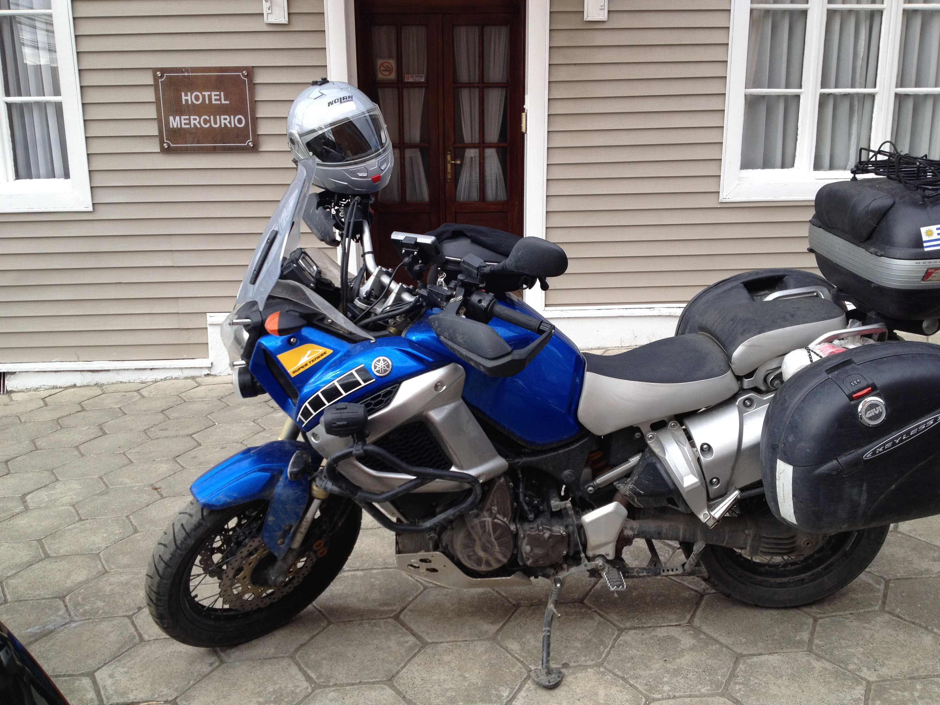 Saindo do hotel Mercúrio - I