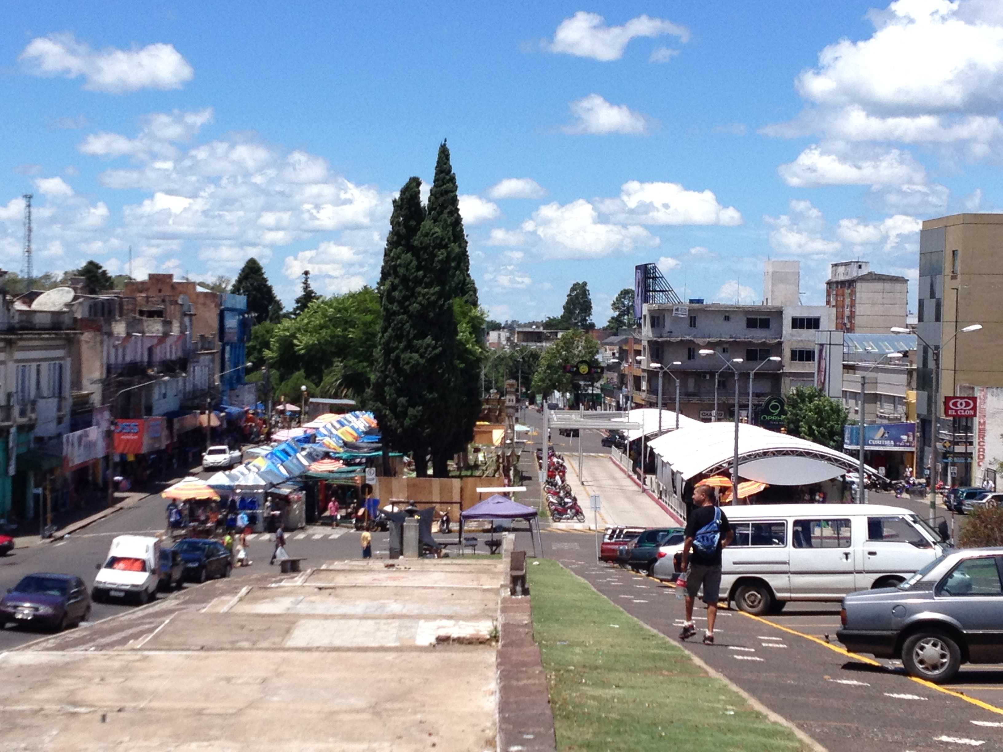 A direita Uruguai a esquerda Brasil