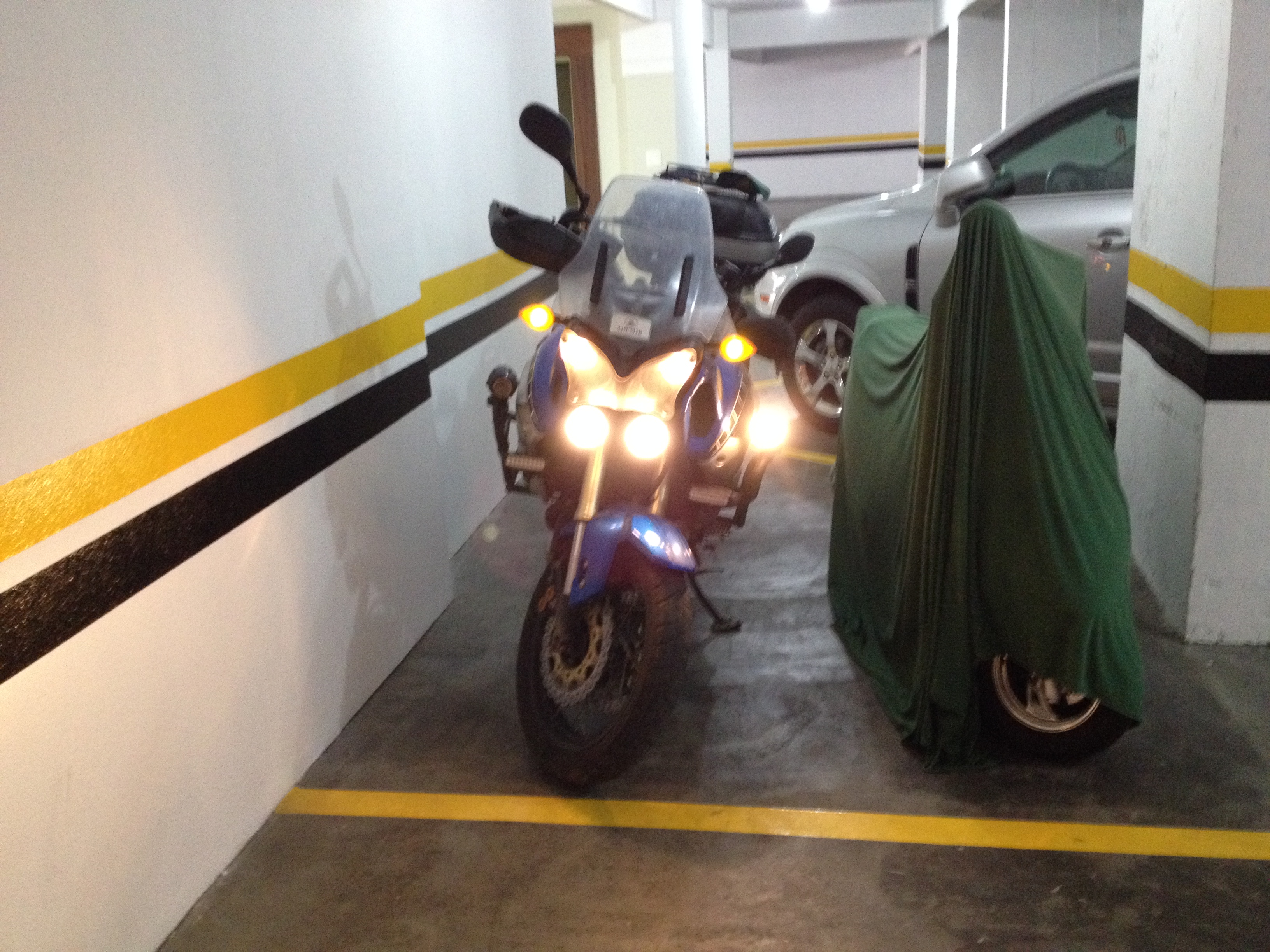 Já na garagem de casa II