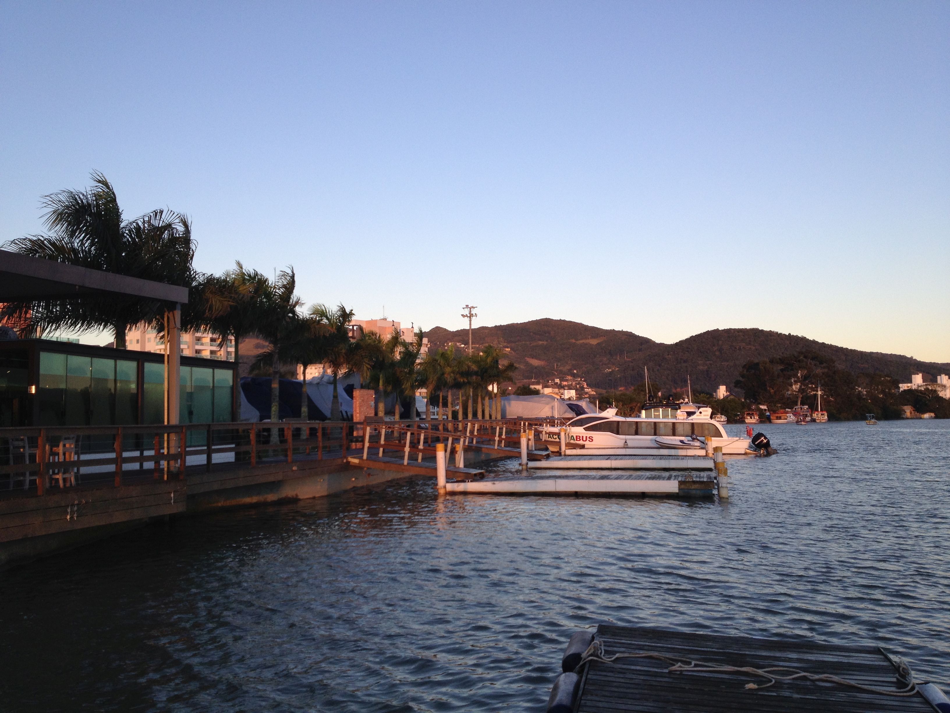 Dia lindo, frio, vento e céu limpo na Marina Pier33