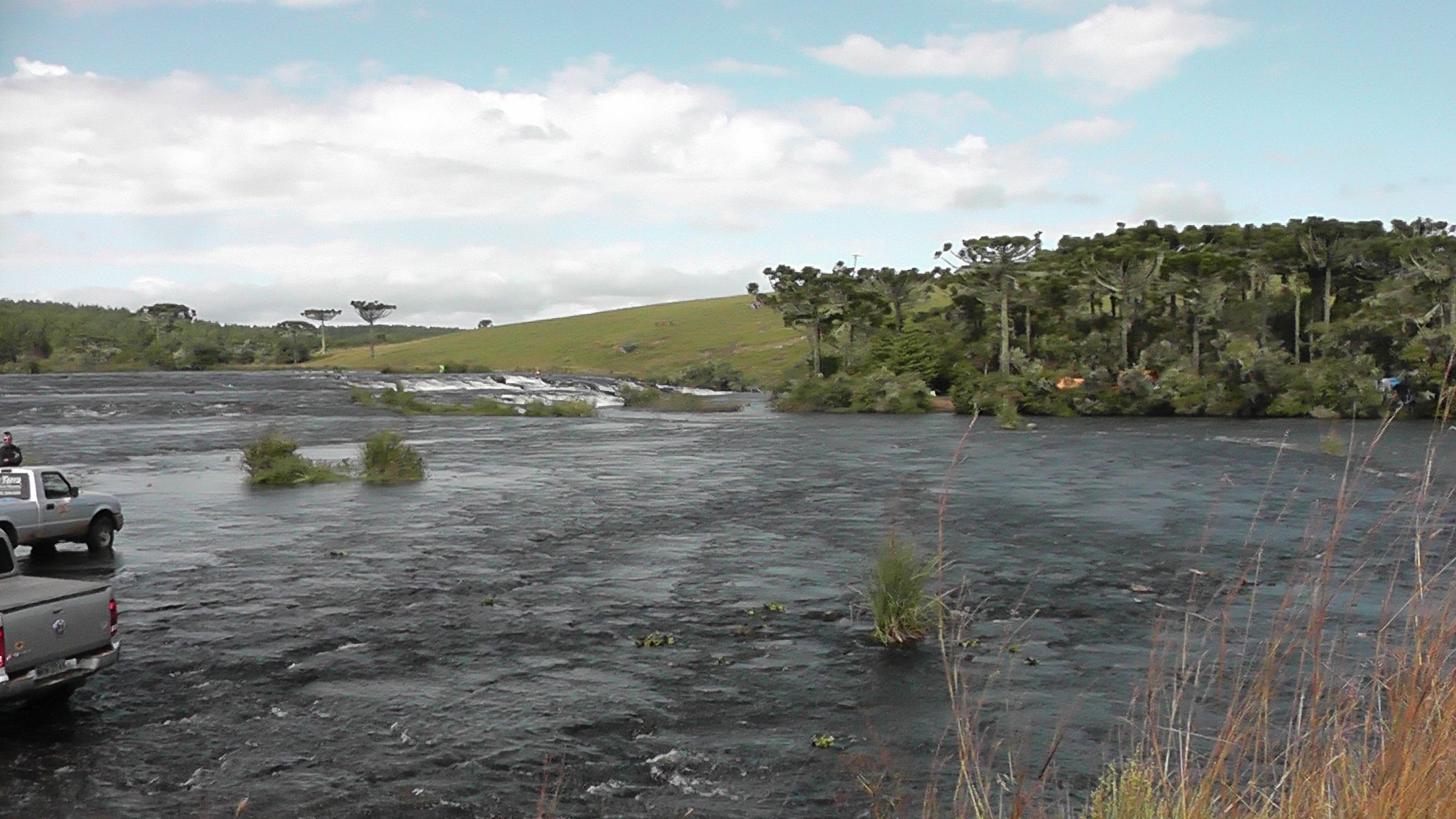 Passo da Ilha - ao fundo área de Camping na ilha
