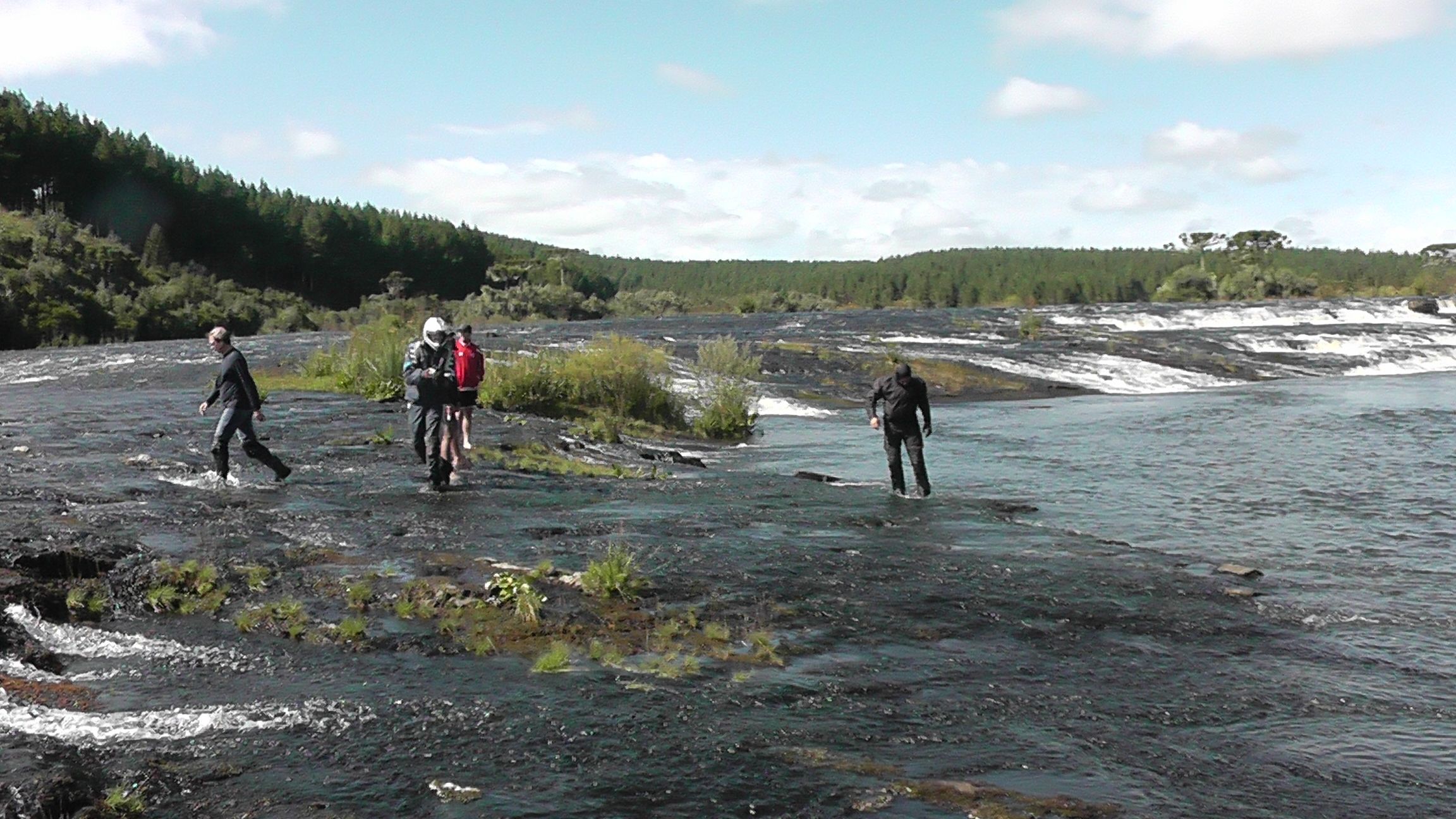 Explorando a montante...
