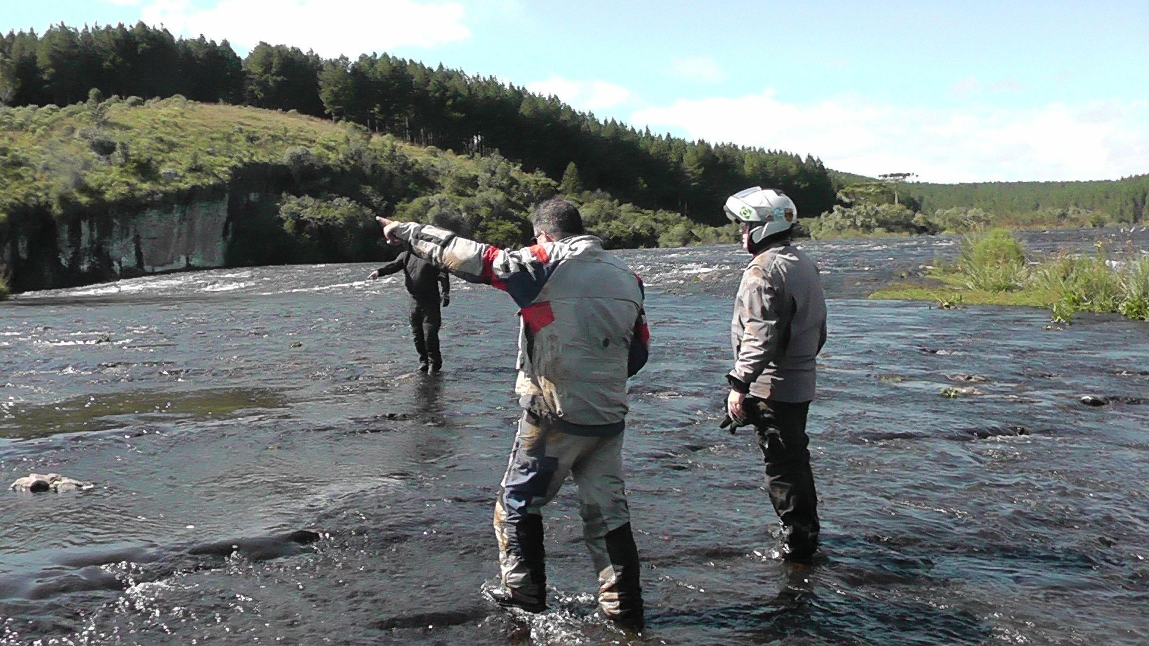 E o Toni achou o lugar ideal para passarmos...