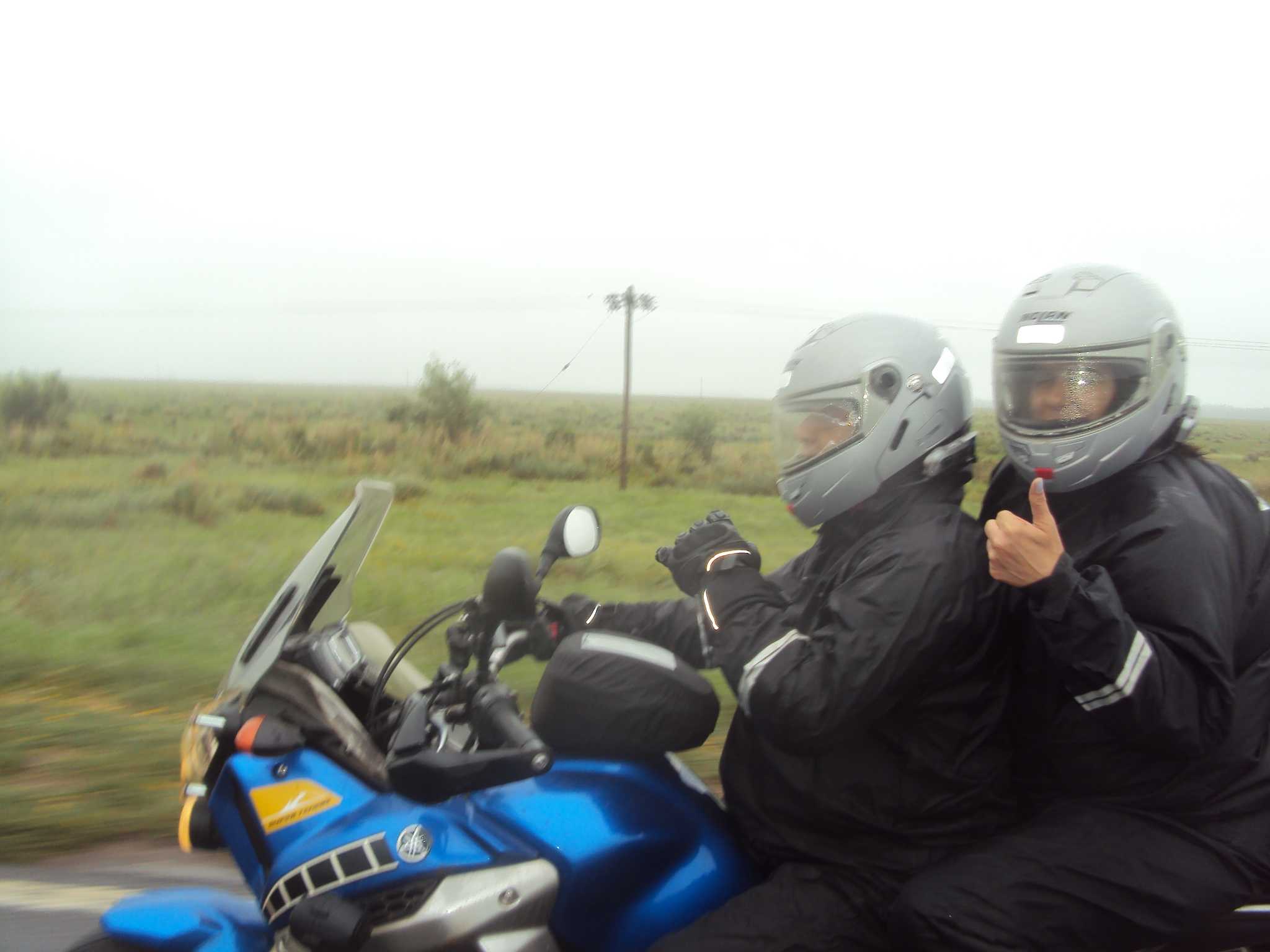 Ademir e Silvana na chuva