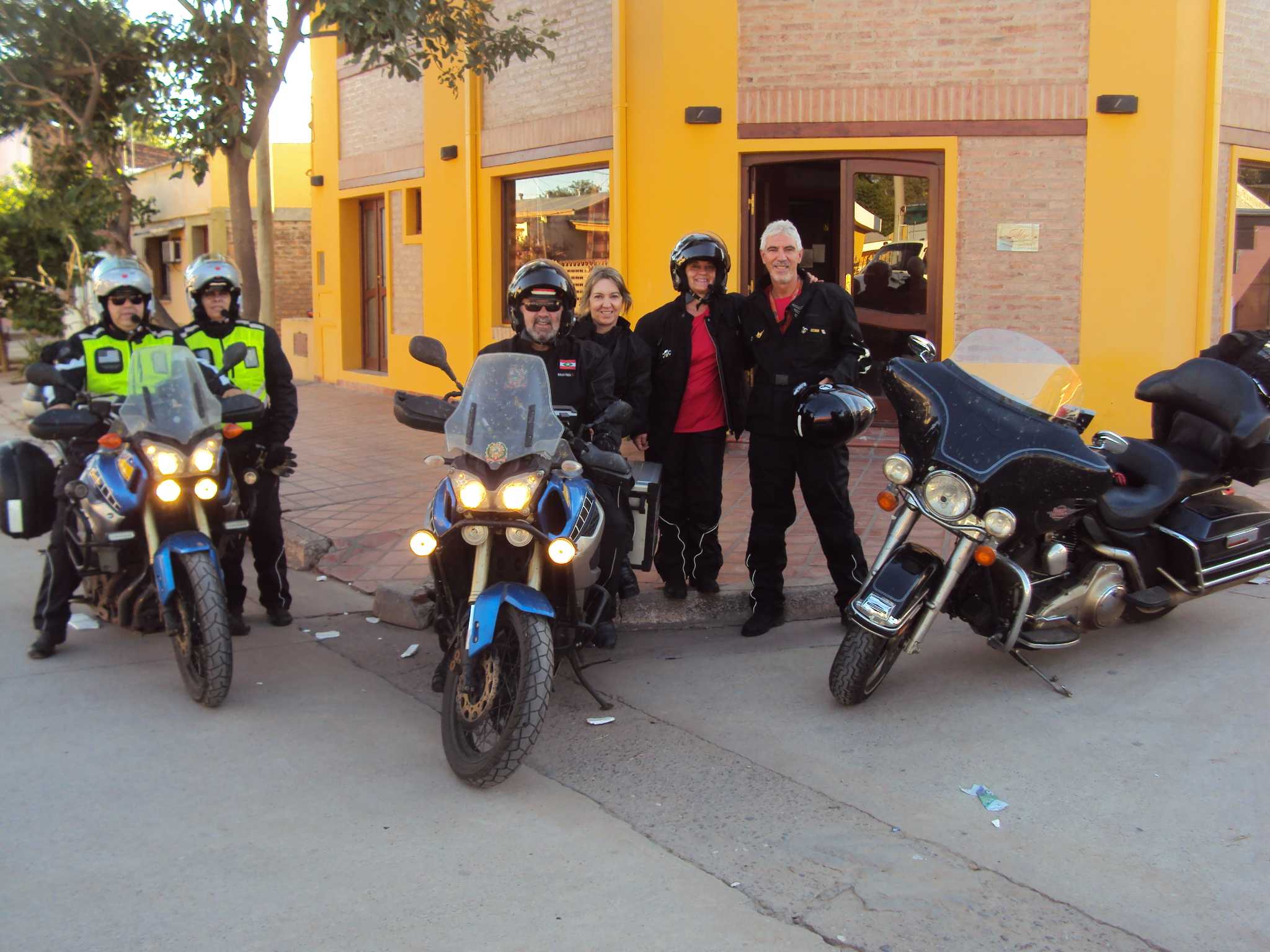 Saindo do Hotel Ayres del Campo 